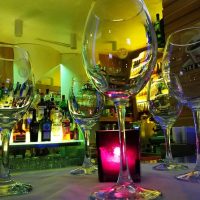 Food, Wine & Nightlife